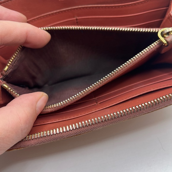 Miu Miu Embossed Leather Crocodile Tan And Pink Zippy Round Long Wallet - Picture 7 of 7